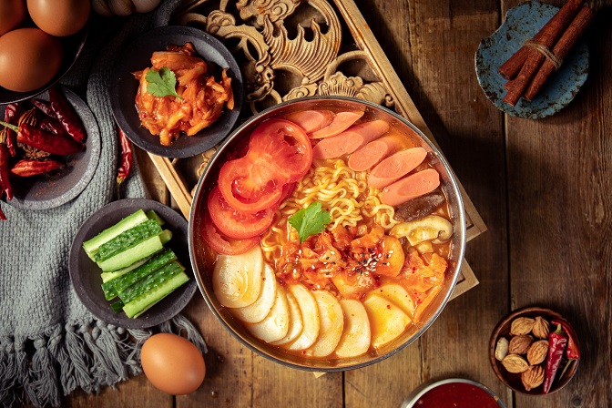 泡菜火腿辛拉面(图1)